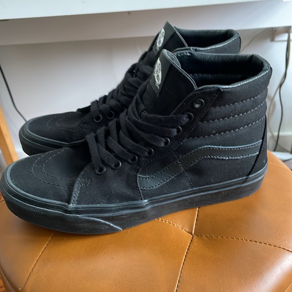 Hi top black canvas Vans - Picture 2 of 6